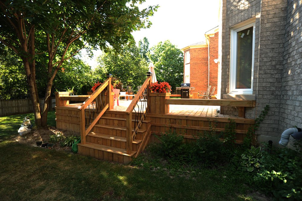 Mediun height Deck with flower bows