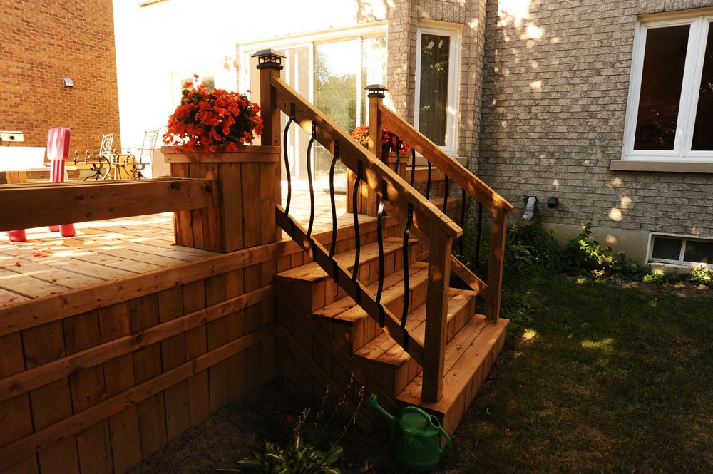 Mediun height Deck with flower bows