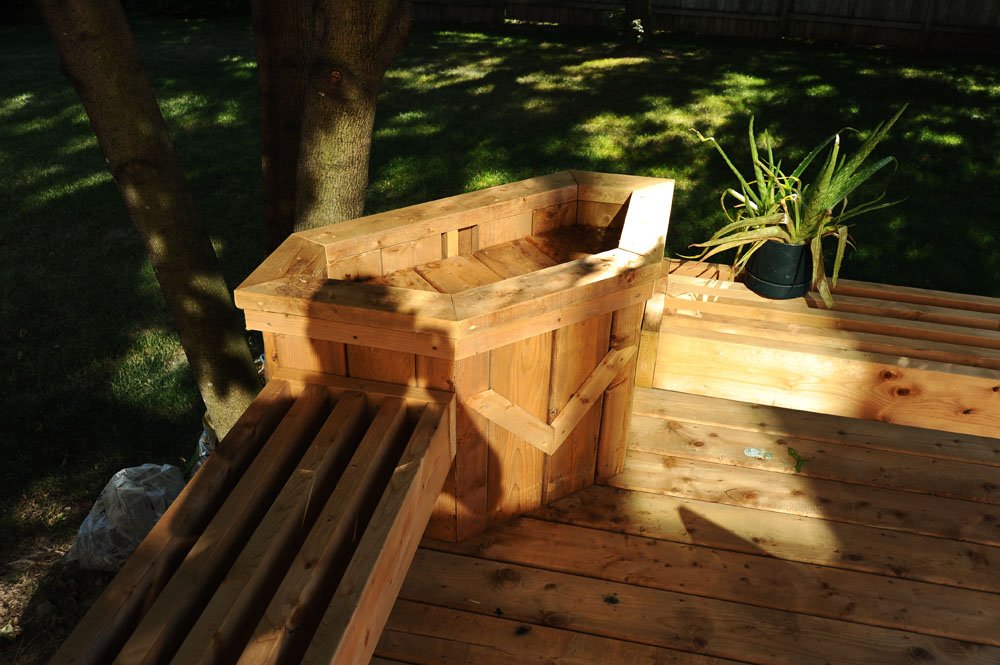 Mediun height Deck with flower bows