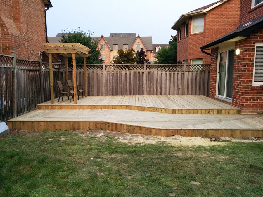 Low profile deck with different decking direction