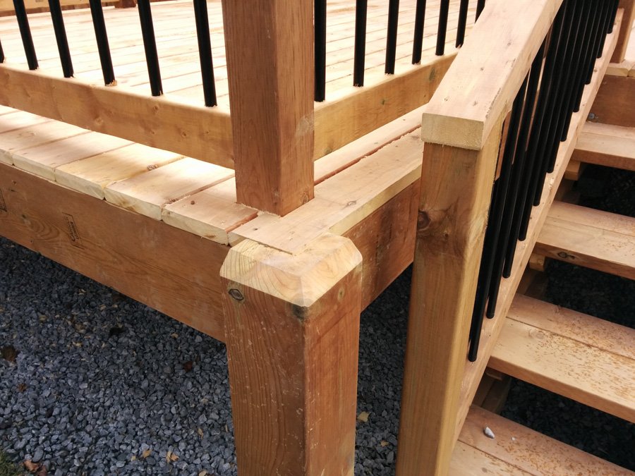 Medium height deck with exposed posts