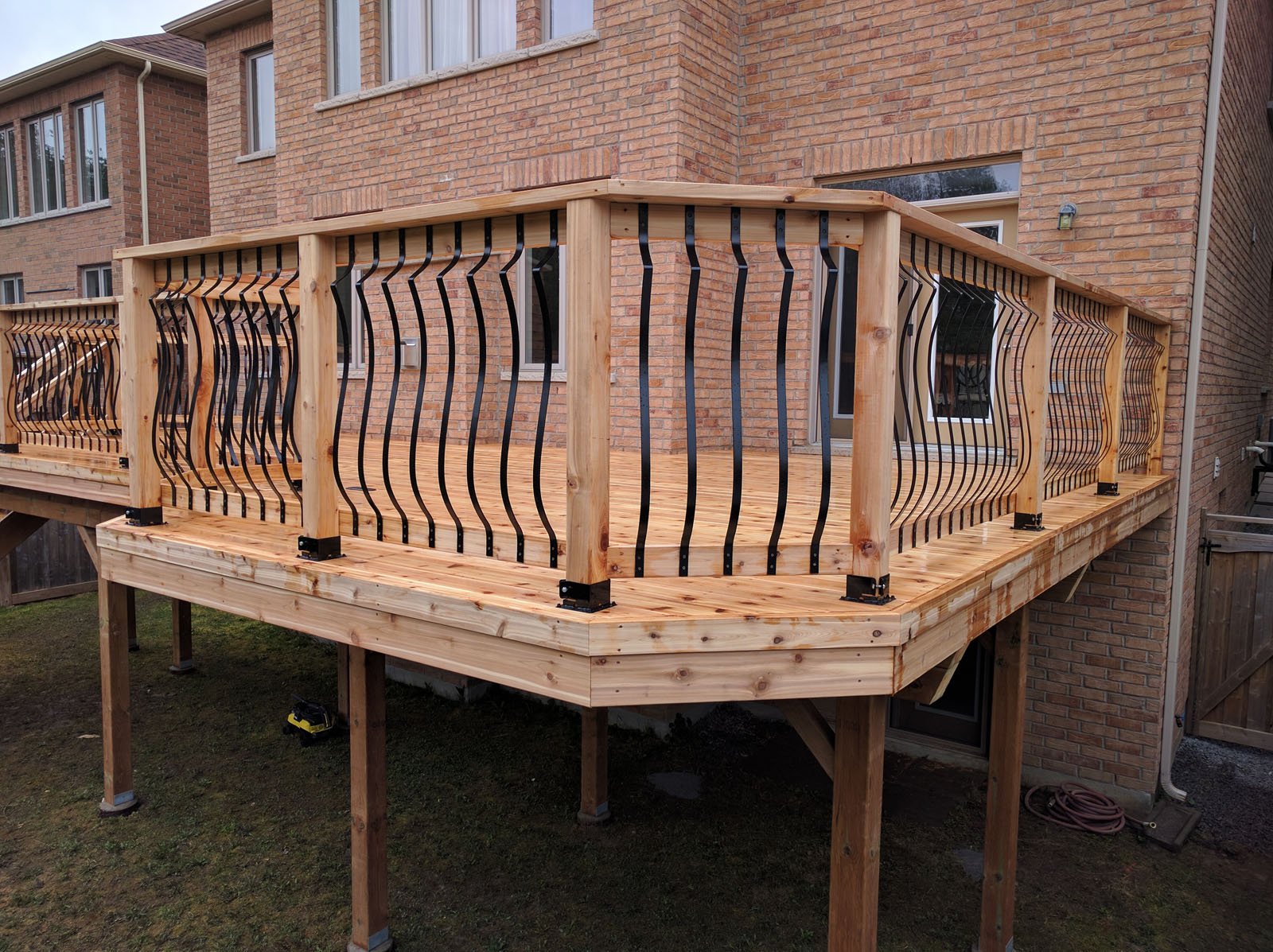 Cedar 2nd Level Deck