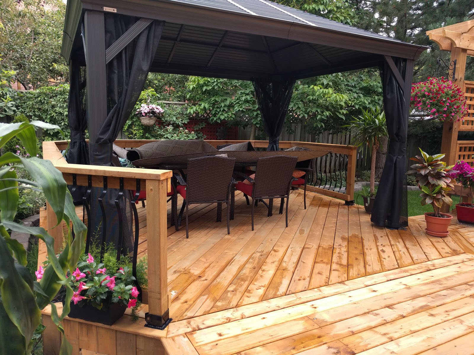 Made Deck Blend in the lovely Garden