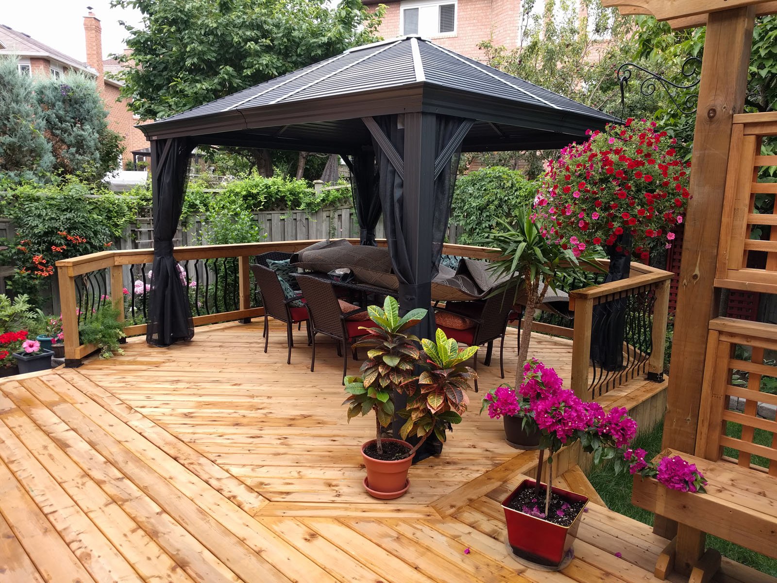 Made Deck Blend in the lovely Garden