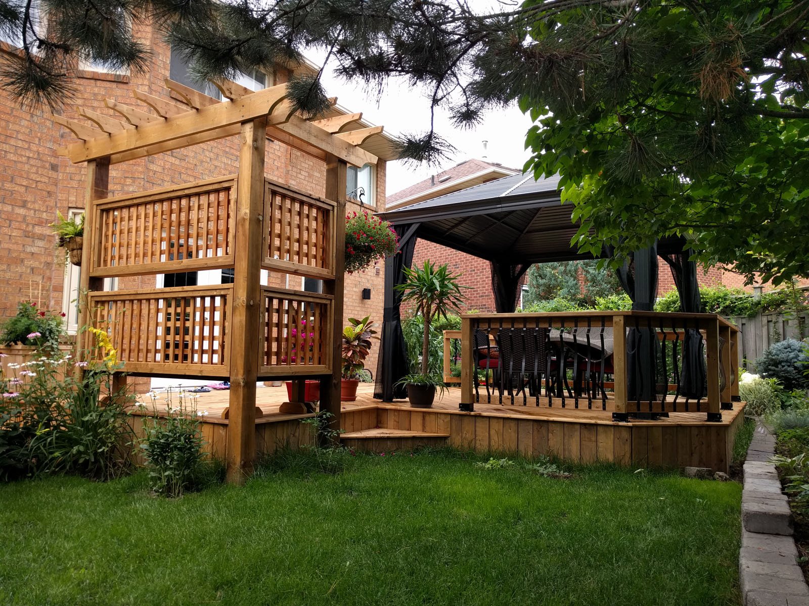 Made Deck Blend in the lovely Garden