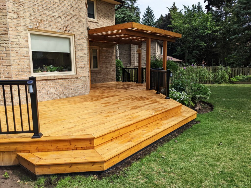 Low level cedar deck with louver pergola